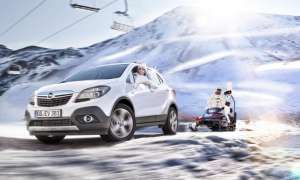SUV-Opel-Mokka-Modell-2012-im Schneegebirge